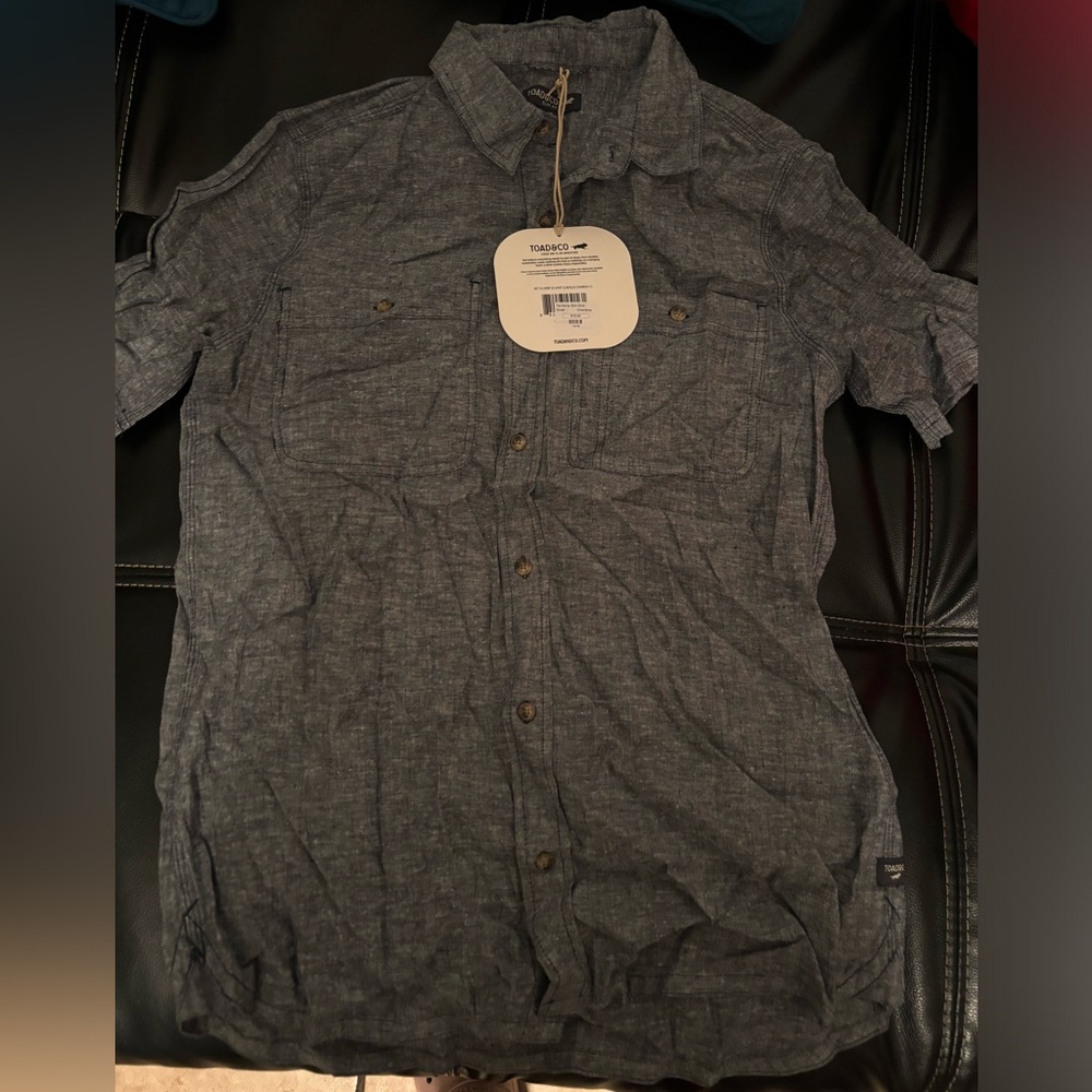 Mens button up toad&co shirt